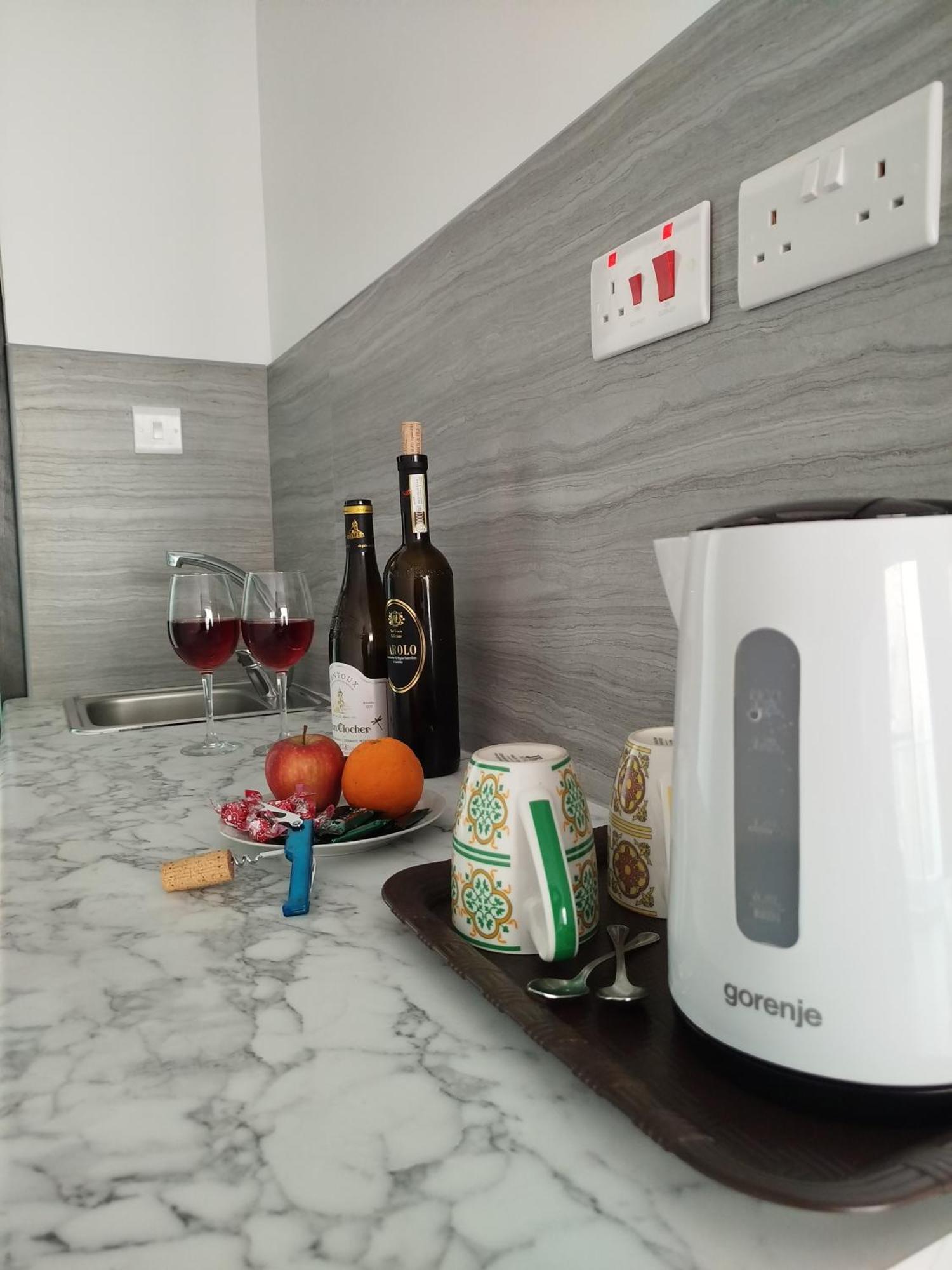 Limestone Sun Suites Sliema Buitenkant foto